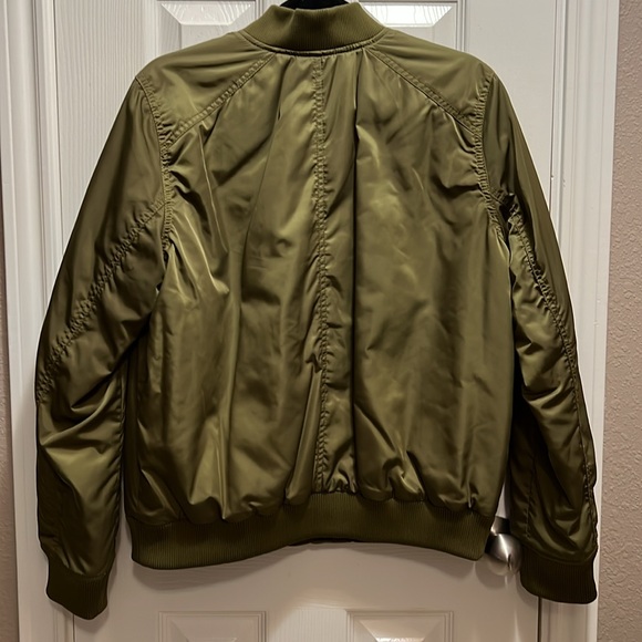 Old Navy Olive Green Bomber Jacket w/pockets, Size Large - Picture 7 of 13
